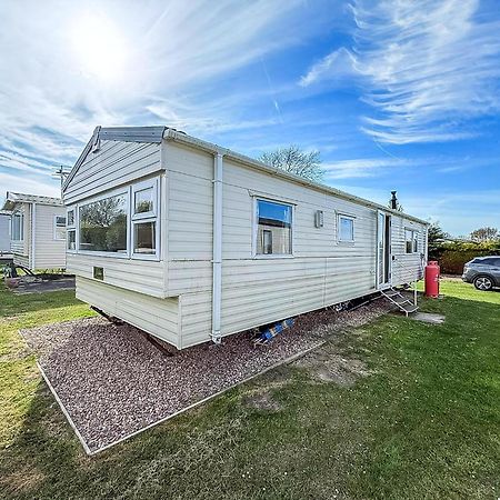 Lovely 6 Berth Caravan At Sunnydale Holiday Park Ref 35375S Louth  Exterior photo