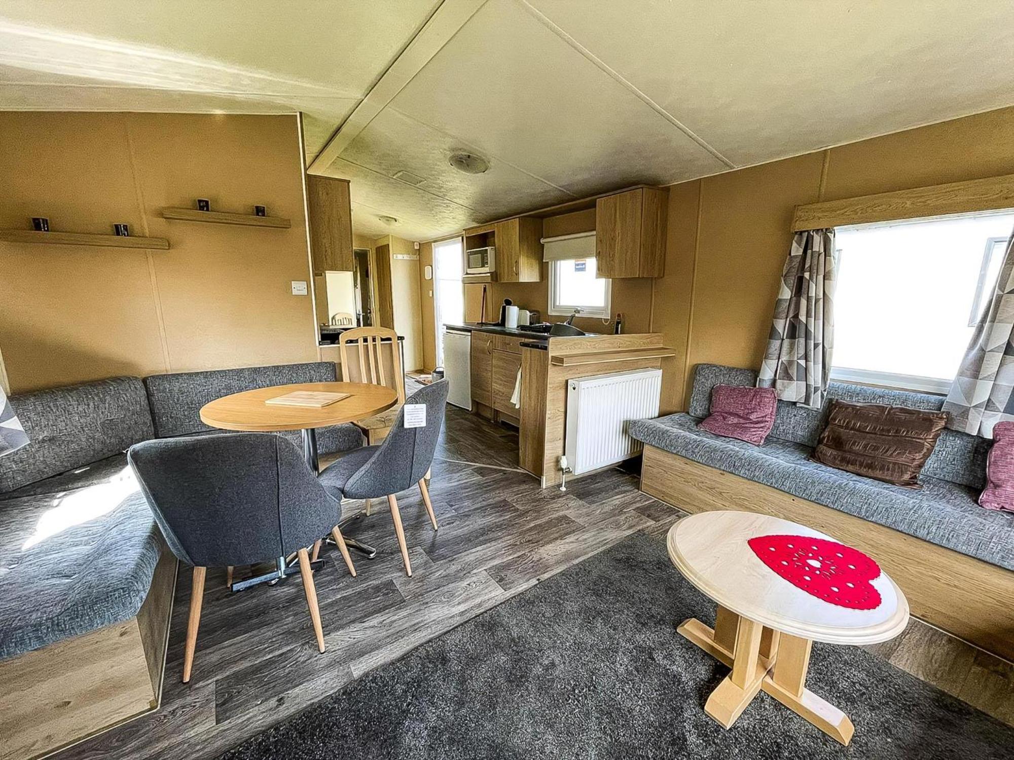 Lovely 6 Berth Caravan At Sunnydale Holiday Park Ref 35375S Louth  Exterior photo